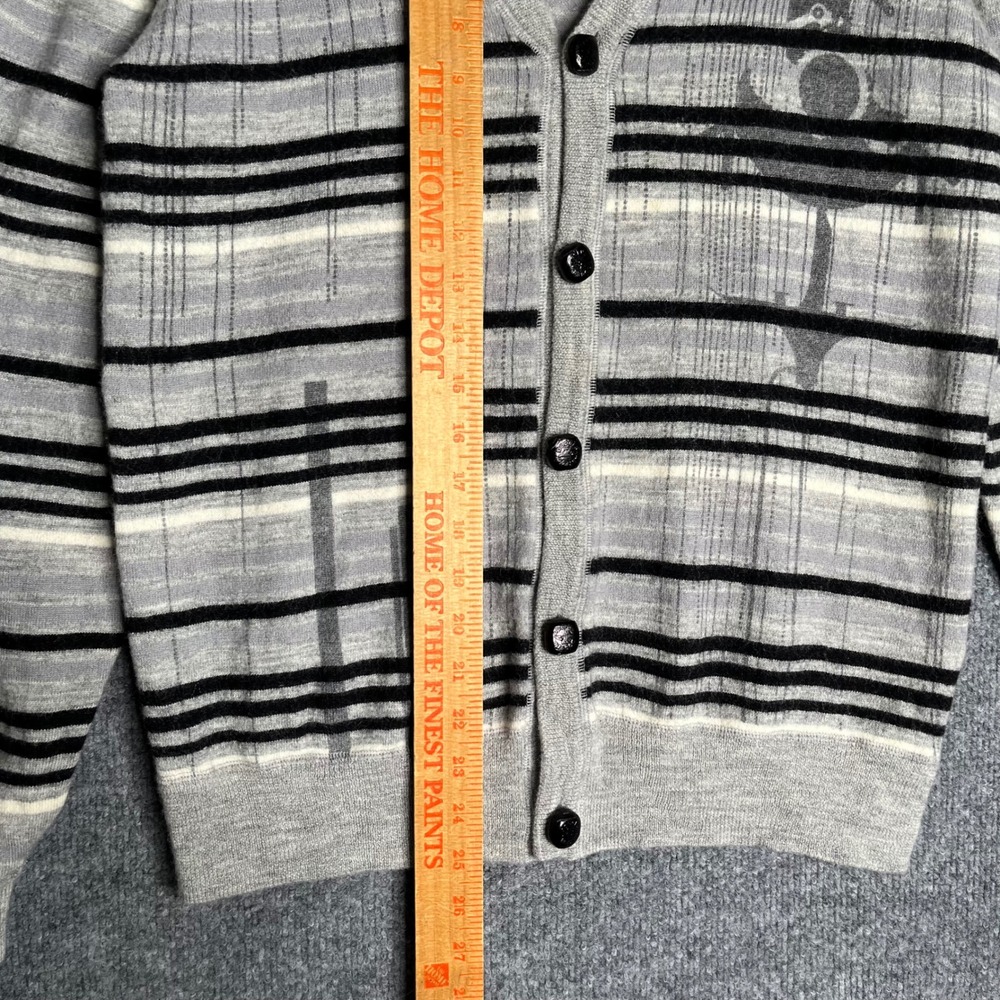 Artful Dodger Mens Grey Striped 100% Wool V-Neck Button Front Cardigan Sweater L - Picture 4 of 7